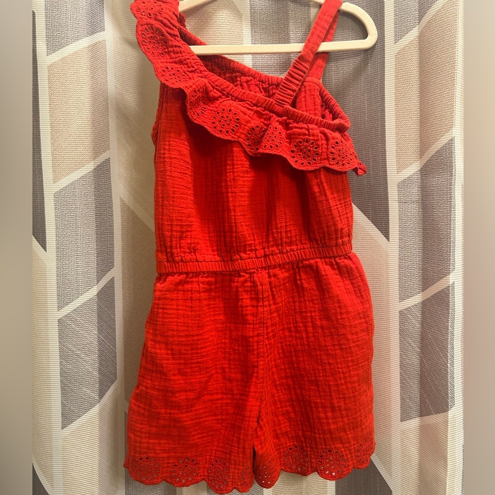 Cat & Jack Red One-Shoulder Romper Scalloped Shorts Girls Size Small (6/7) - Picture 2 of 4